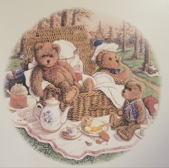 Vtg Hot Plate Ceramic Pad Coaster Picnic Basket Bear Tea Party Woods Tree Honey - Picture 2 of 3